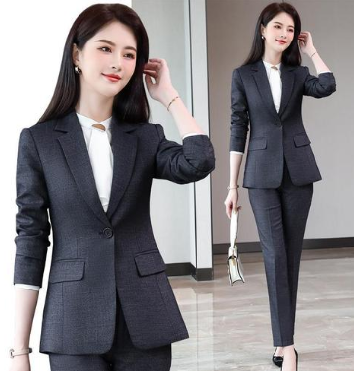 穿西裝配短裙，擋不住少女身材